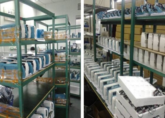 90 ° Rotation Pole Clamp Tersedia Pompa Infus Medis Dengan mode Mikro 0,1 ~ 1200 ml / jam 0,1-99,9ml / jam